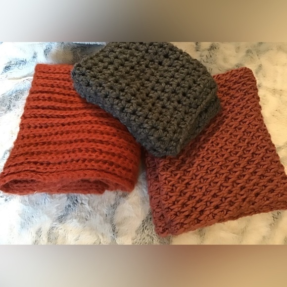 Lot of Infinity Scarves - Picture 1 of 2